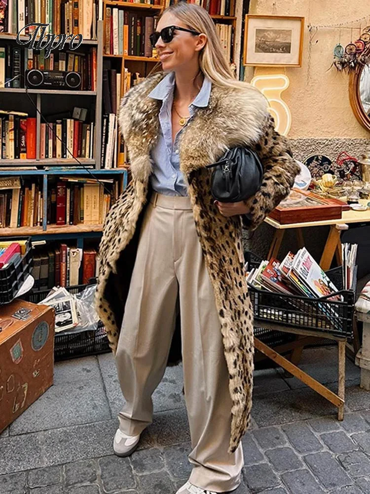 2024 New Women Warm Thick Leopard Print Faux Fur Long Coat Loose Luxury Long Sleeve Double Breasted Jackets High Street Overcoat
2024 New Women Warm Thick Leopard Print Faux Fur Long Coat Loose Luxury Long Sleeve Double Breasted Jackets High Street Overcoat