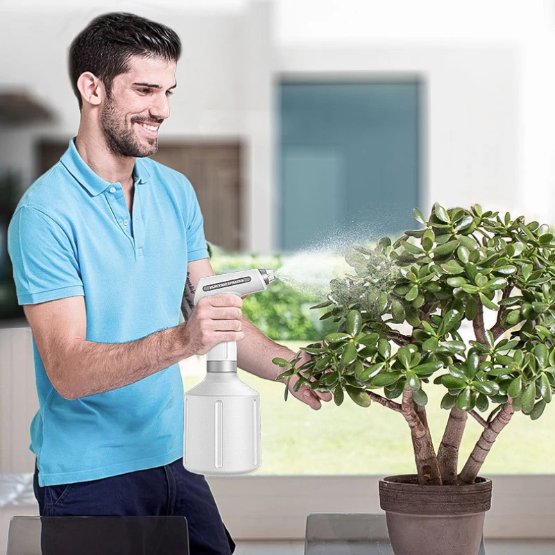 Small Electric Disinfection Sprayer Household Gardening Tools Watering Flower Sprinkling Can Watering Flower Artifact
Small Electric Disinfection Sprayer Household Gardening Tools Watering Flower Sprinkling Can Watering Flower Artifact