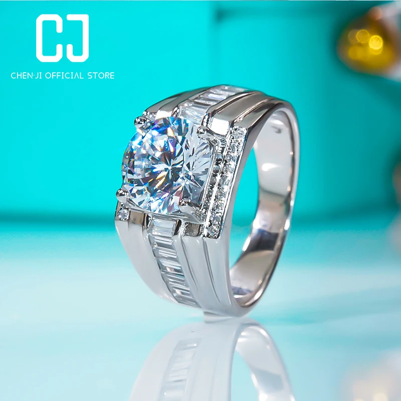 

Мужское кольцо из серебра 100% пробы с муассанитом и бриллиантом