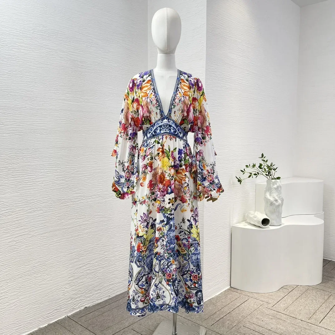 Silk Summer 2024 New White and Blue Porcelain Flowers Print Long Sleeve Diamonds Pressed V-Neck Midi Dresses for Women
Silk Summer 2024 New White and Blue Porcelain Flowers Print Long Sleeve Diamonds Pressed V-Neck Midi Dresses for Women