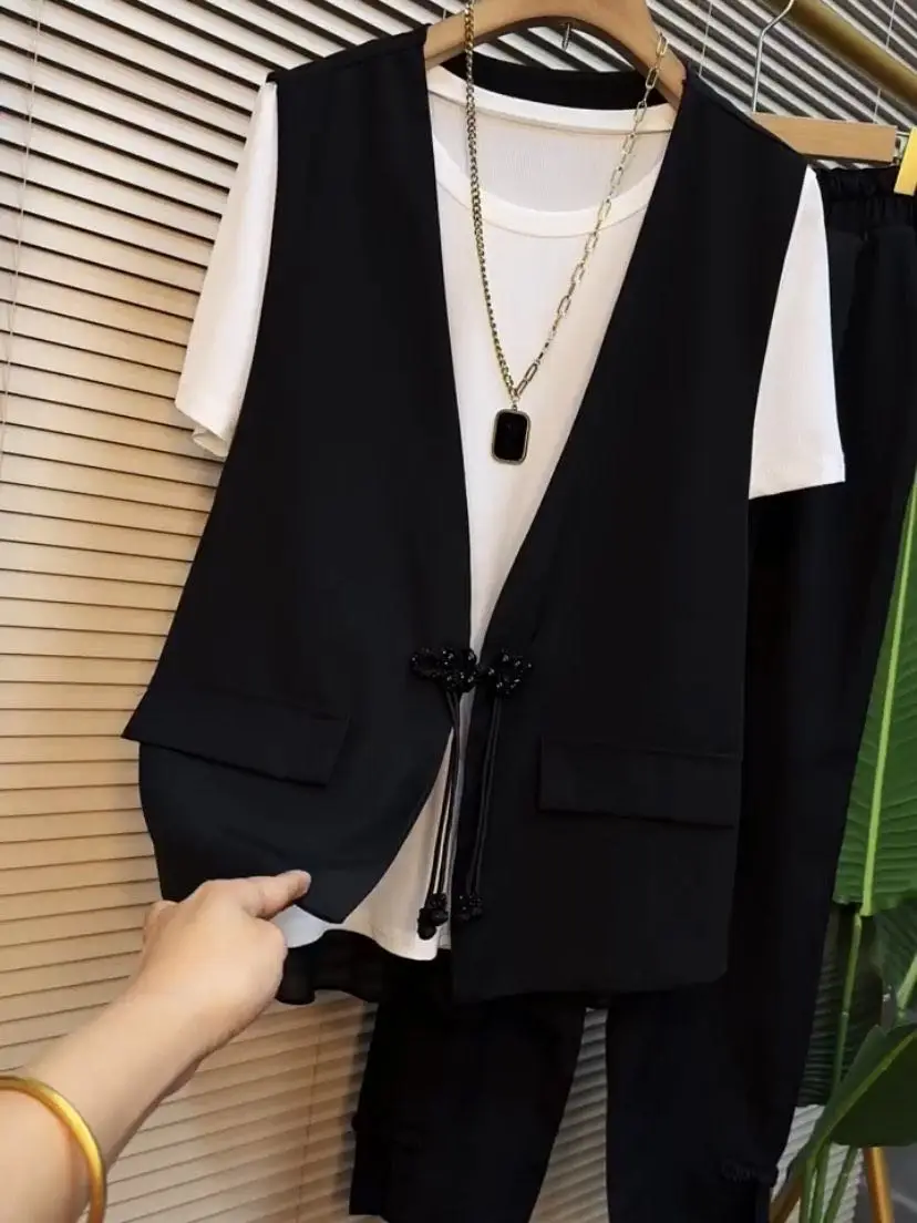 Fat Sister Extra Large Loose Sleeveless Tank Top T-shirt Top and Trouser 3 Piece Women's Summer Set
Fat Sister Extra Large Loose Sleeveless Tank Top T-shirt Top and Trouser 3 Piece Women's Summer Set