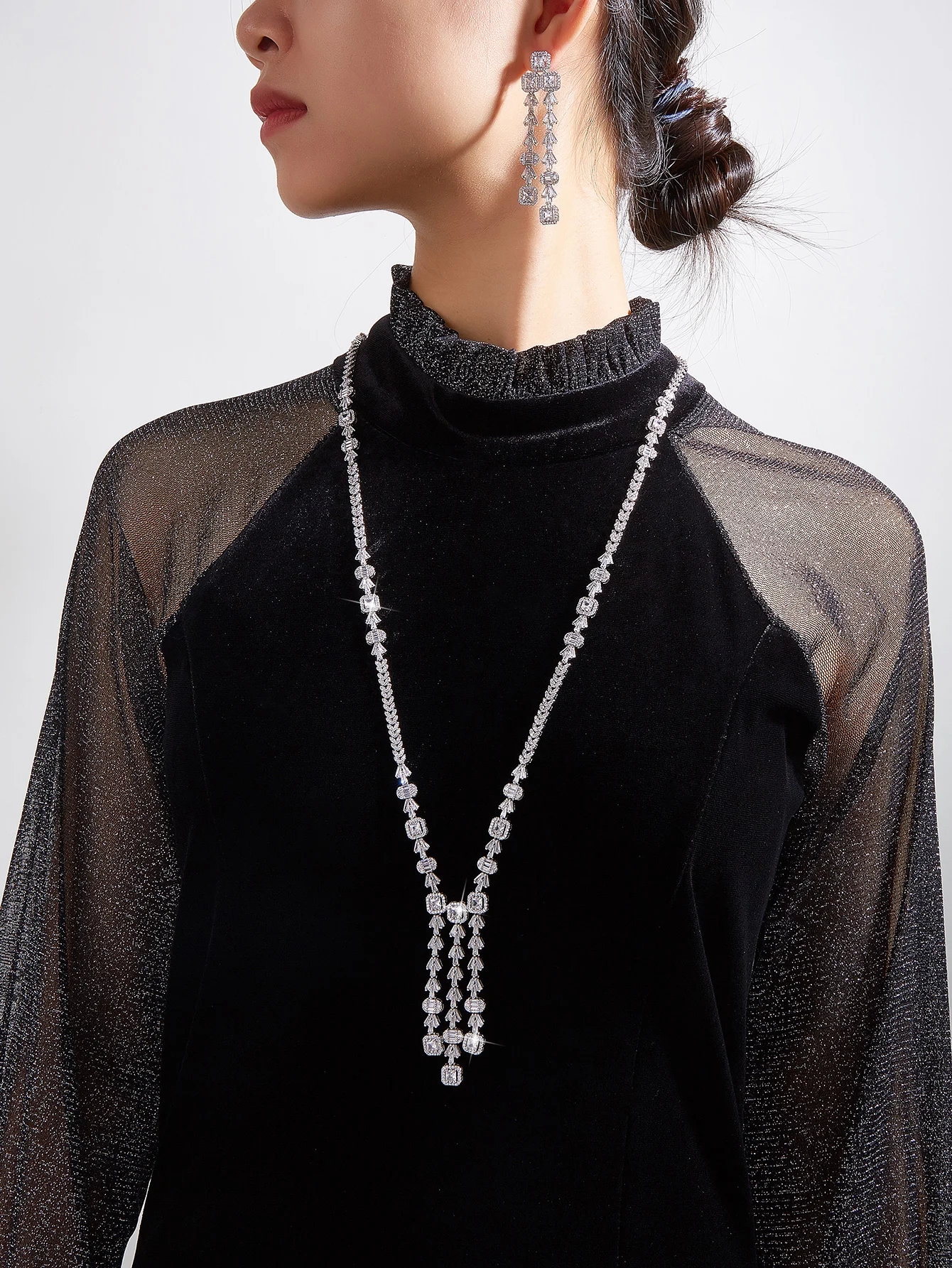 BEDAZZ Luxury Hot African 2PCS Bridal Jewelry Fashion Long Tassel Necklace And Earring Sets For Women Wedding Party Accessories
BEDAZZ Luxury Hot African 2PCS Bridal Jewelry Fashion Long Tassel Necklace And Earring Sets For Women Wedding Party Accessories