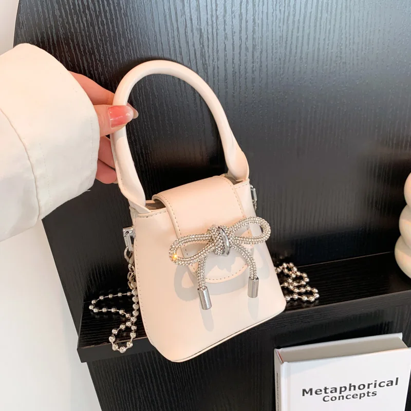 Bow Design Mini PU Leather Shoulder Bag Solid Color Flap Crossbody Bags for Women 2023 Trends Female Chain Purse and Handbags
Bow Design Mini PU Leather Shoulder Bag Solid Color Flap Crossbody Bags for Women 2023 Trends Female Chain Purse and Handbags