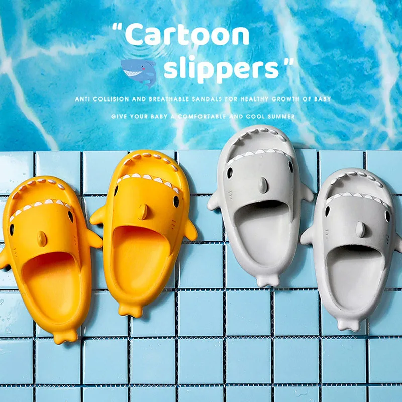 Летние мягкие Нескользящие сандалии для дома для мальчиков и девочек, летние детские сандалии, пляжные сандалии для бассейна с рисунком детской модели CSH1413
Летние мягкие Нескользящие сандалии для дома для мальчиков и девочек, летние детские сандалии, пляжные сандалии для бассейна с рисунком детской модели CSH1413