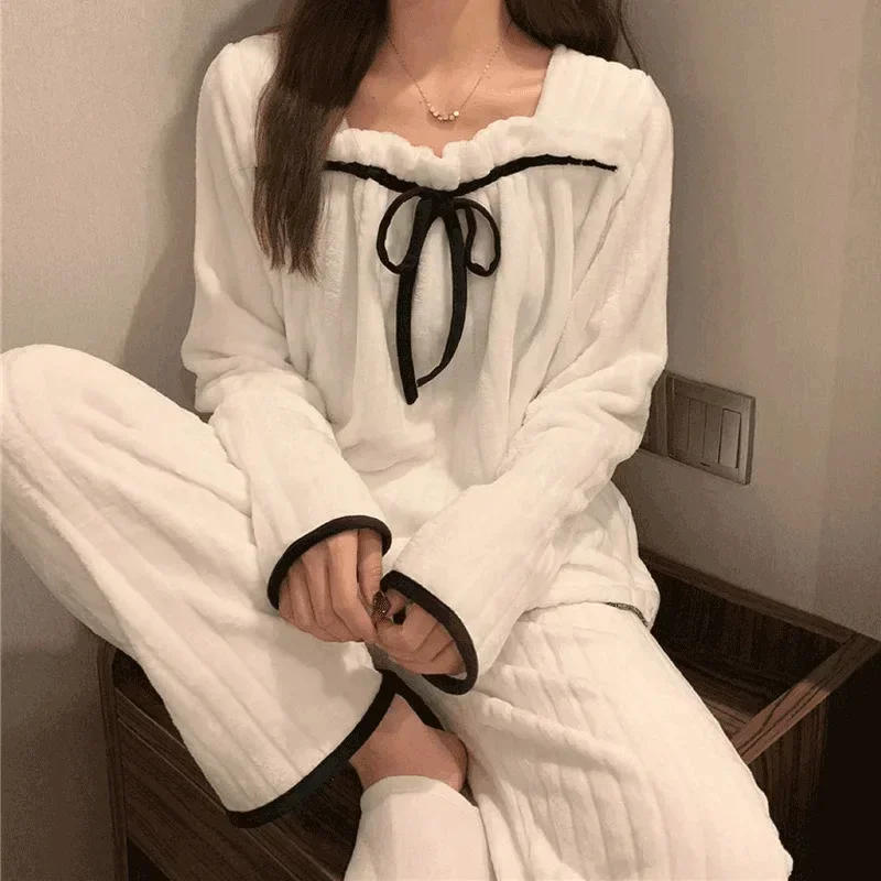 2024New Winter Warm Women Pyjamas Set Thick Coral Velvet Long Sleeve Pajamas Set Leisure Sleepwear for Women Nightwear 2pcs Suit
2024New Winter Warm Women Pyjamas Set Thick Coral Velvet Long Sleeve Pajamas Set Leisure Sleepwear for Women Nightwear 2pcs Suit