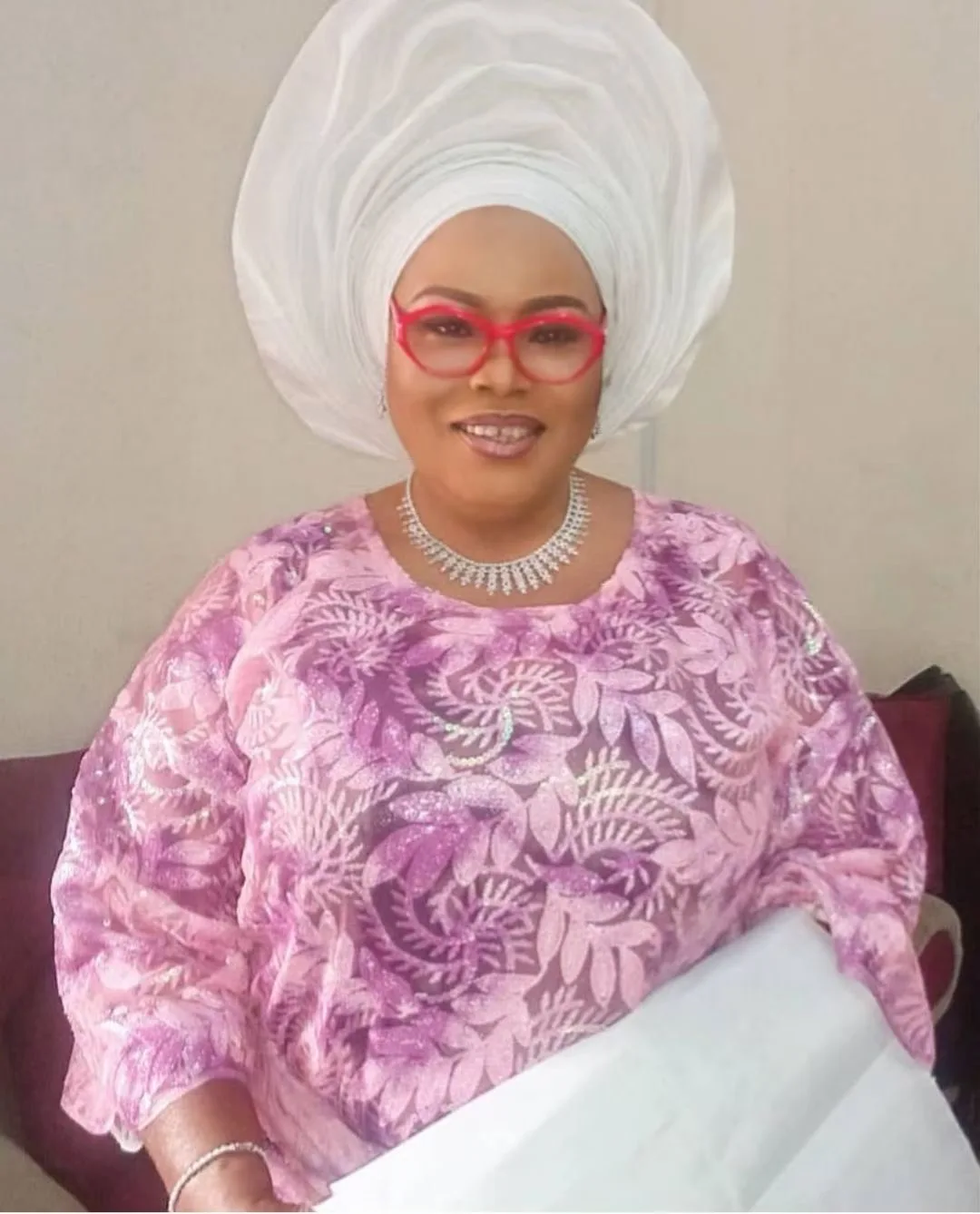 African Lace Fabric 2022 Embroidered Heavy Sequins French Nigerian Printed Lace Fabric 5 Yards For Evening Party Dress Sewing
African Lace Fabric 2022 Embroidered Heavy Sequins French Nigerian Printed Lace Fabric 5 Yards For Evening Party Dress Sewing