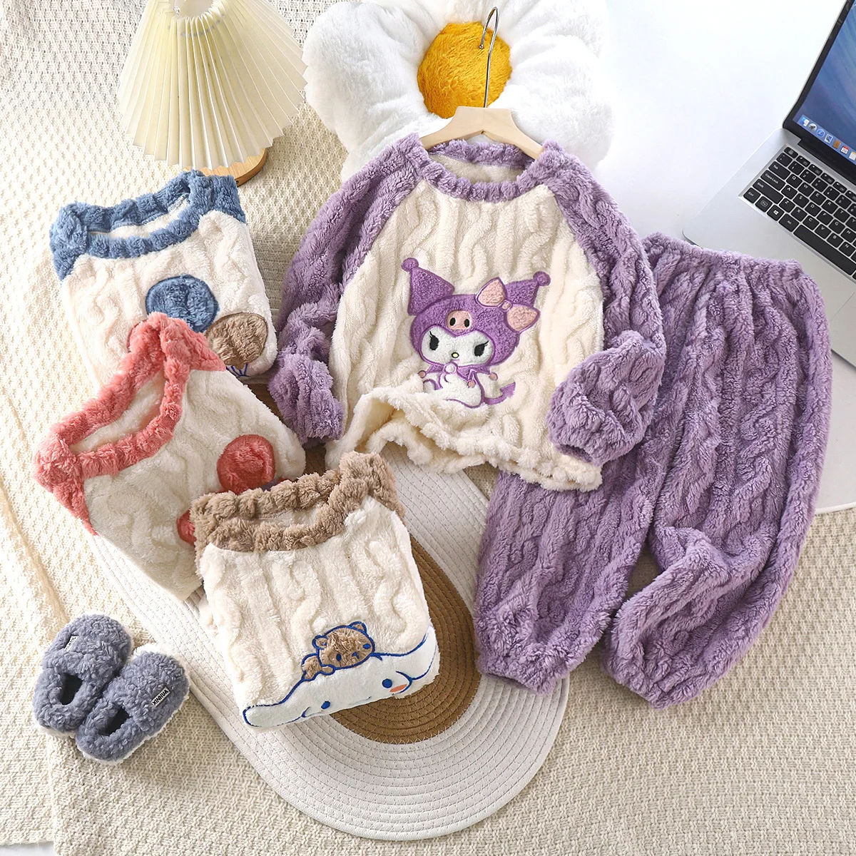 Sanrios Kuromi My Melody Pajamas Autumn Winter Flannel Pajamas Cartoon Warm Thickened Pajama Set Children's Home Wear Gifts
Sanrios Kuromi My Melody Pajamas Autumn Winter Flannel Pajamas Cartoon Warm Thickened Pajama Set Children's Home Wear Gifts