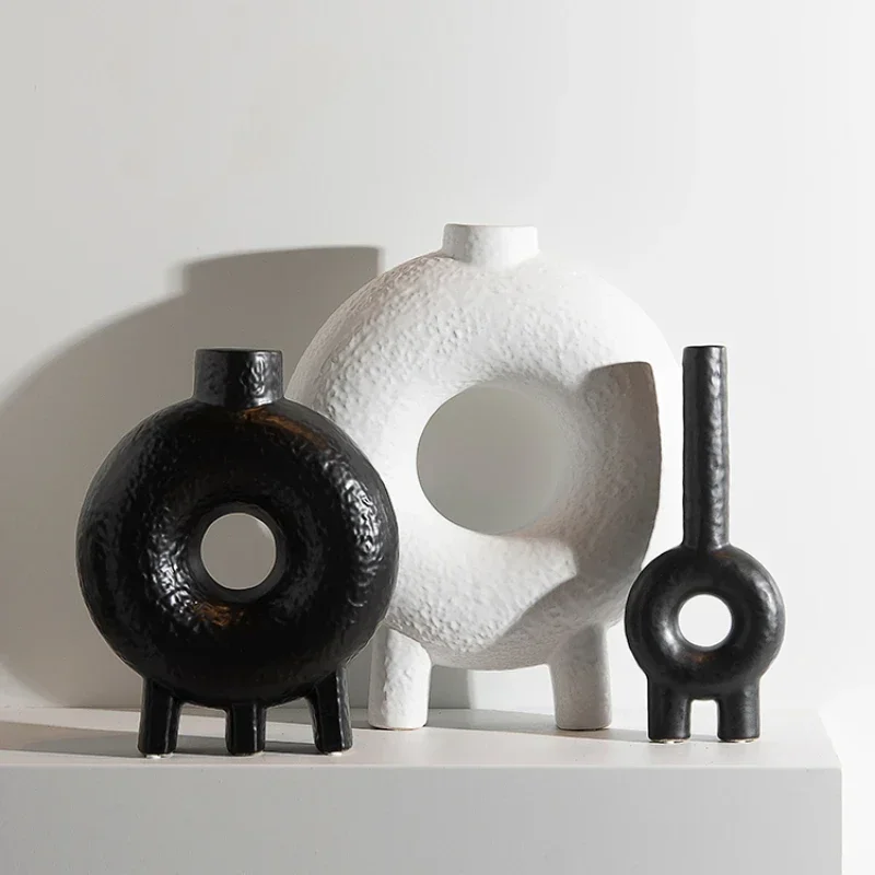 Ring Ceramic Vase Modern Simple Model Room Home Dried Flowers Flower Container Hotel Decoration Ornaments
Ring Ceramic Vase Modern Simple Model Room Home Dried Flowers Flower Container Hotel Decoration Ornaments