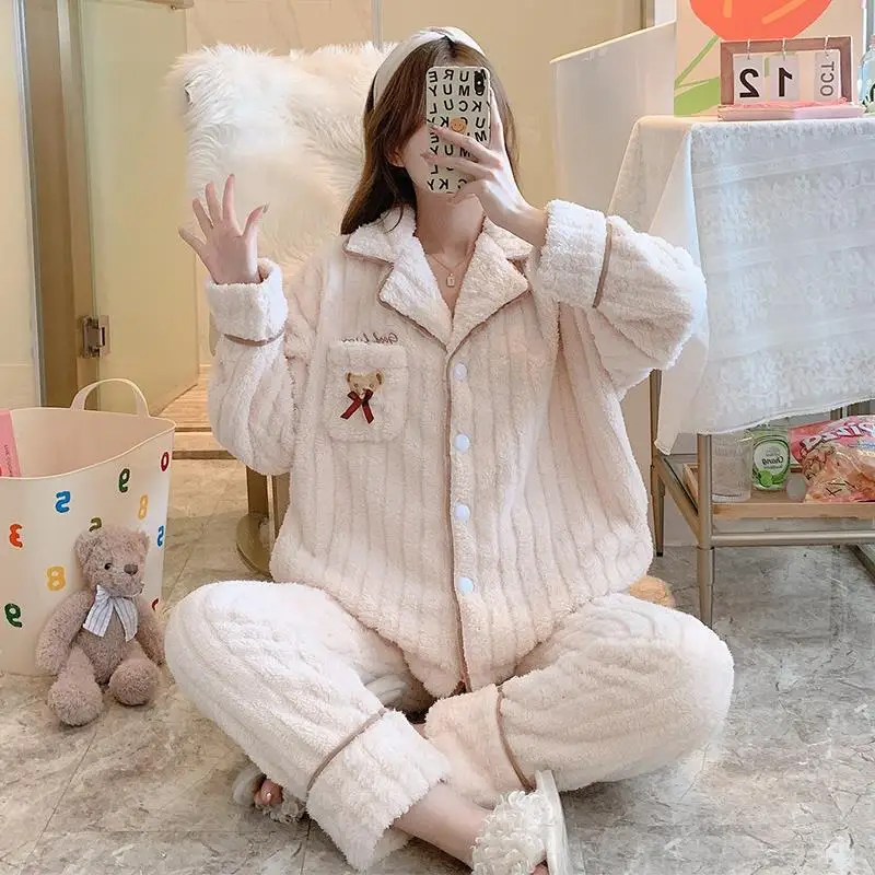 Women's Pajamas Winter Cardigan Long Plush Pajamas Sweet Long Sleeved Trousers Cartoon Pajamas Coral Velvet Home Clothes Suit
Women's Pajamas Winter Cardigan Long Plush Pajamas Sweet Long Sleeved Trousers Cartoon Pajamas Coral Velvet Home Clothes Suit