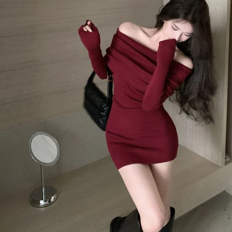 Stunning One Shoulder Red Dress for Women, French Style, Hip Hugging Fit Dress, Autumn, Winter
Stunning One Shoulder Red Dress for Women, French Style, Hip Hugging Fit Dress, Autumn, Winter