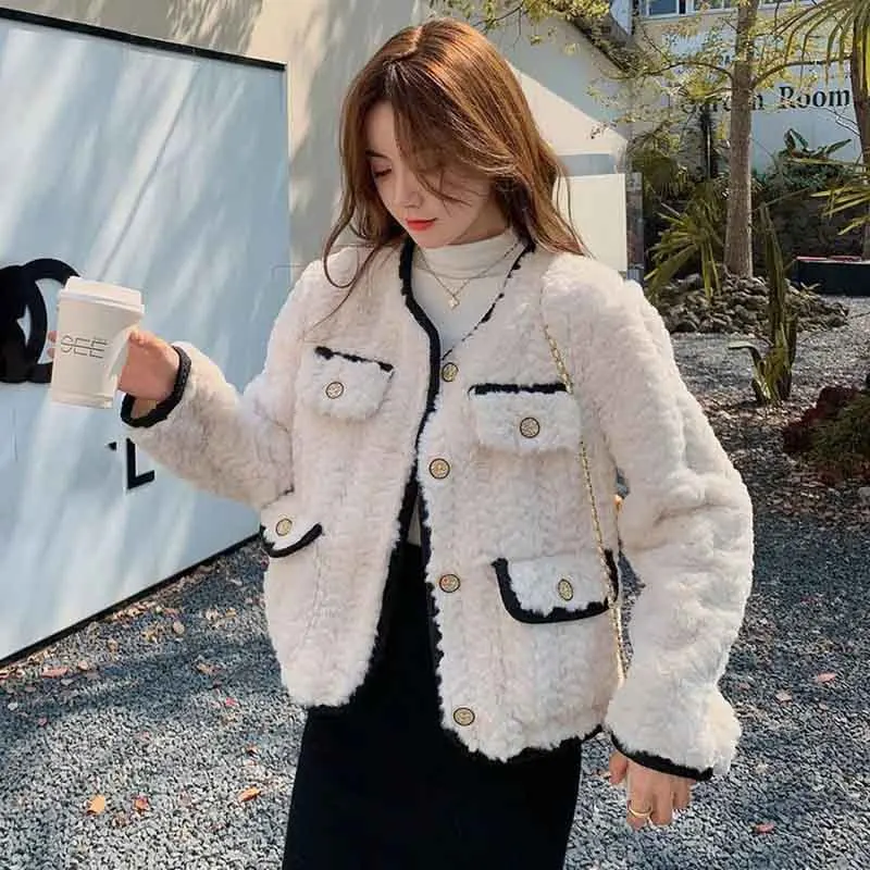 Korean Chic Lamb Wool Jacket Women Fashion Solid Elegant Warm Plush Outwear Autumn Winter Single Breasted O-Neck Faux Fur Coat
Korean Chic Lamb Wool Jacket Women Fashion Solid Elegant Warm Plush Outwear Autumn Winter Single Breasted O-Neck Faux Fur Coat