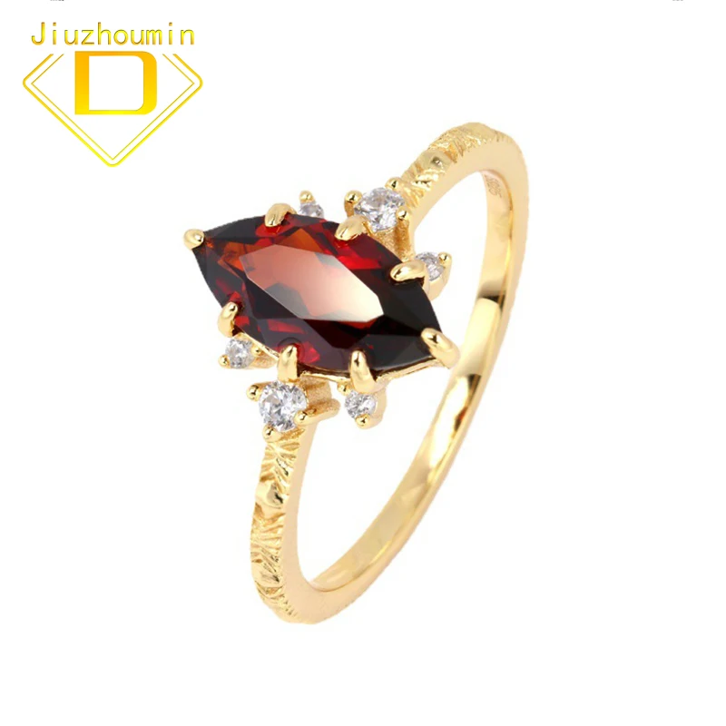 S925 Real Silver Luxury 10mm Natural Garnet Ring for Women Engagement Marriage Proposal Ring Unique Design Zircon Gift for Girls
S925 Real Silver Luxury 10mm Natural Garnet Ring for Women Engagement Marriage Proposal Ring Unique Design Zircon Gift for Girls