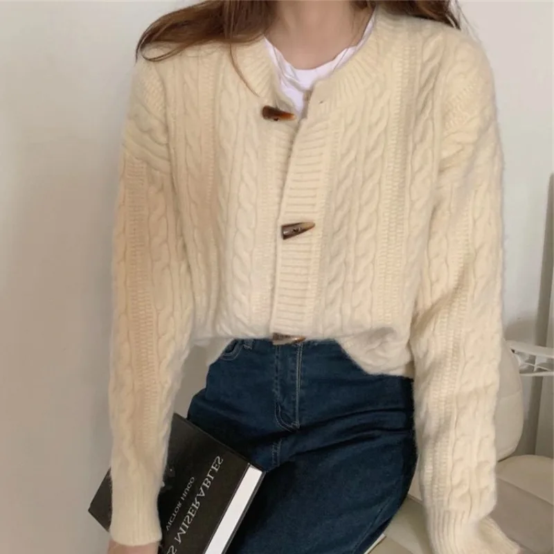 Soft milk twist knit cardigan women spring and autumn new round neck soft waxy sweater coat women
Soft milk twist knit cardigan women spring and autumn new round neck soft waxy sweater coat women