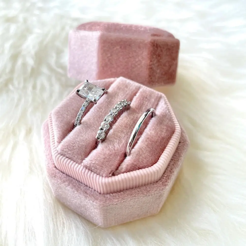 Three Slots Ring Storage Holder Velvet Ring Display Box Octagonal Ring Box With Detachable Lid For Proposal Engagement Wedding
Three Slots Ring Storage Holder Velvet Ring Display Box Octagonal Ring Box With Detachable Lid For Proposal Engagement Wedding