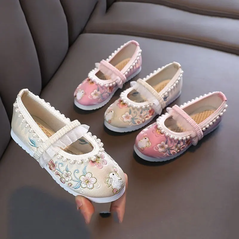Hanfu Embroidered Shoes for Girls Old Beijing Cloth Shoes Ethnic Chinese Vintage Tang Footwear Canvas Shoes Princess Dress Flats
Hanfu Embroidered Shoes for Girls Old Beijing Cloth Shoes Ethnic Chinese Vintage Tang Footwear Canvas Shoes Princess Dress Flats