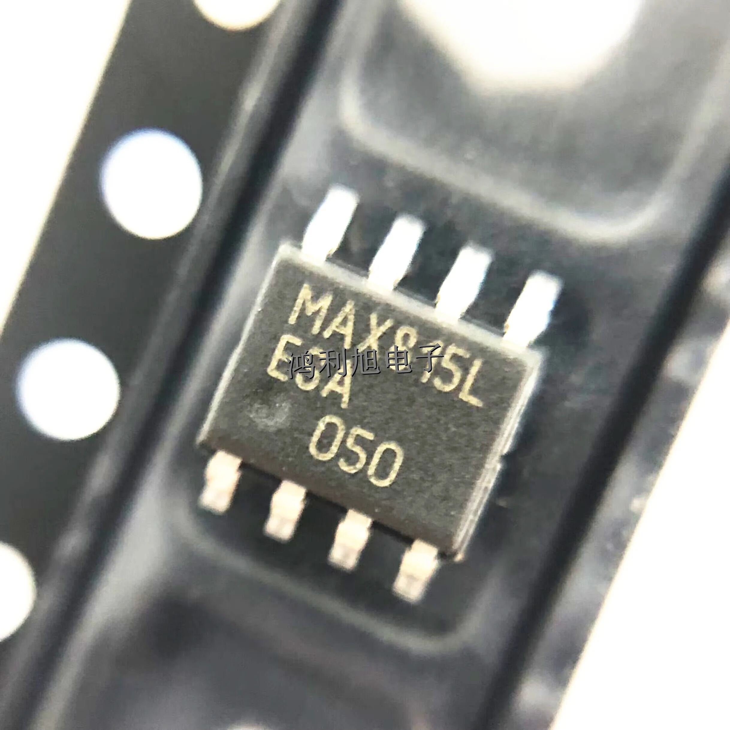 1 шт./лот контрольные схемы MAX815LESA + T SOP-8 MAX815LESA 1 точность, низкая мощность, + 3 В и + 5 В P контрольные схемы
1 шт./лот контрольные схемы MAX815LESA + T SOP-8 MAX815LESA 1 точность, низкая мощность, + 3 В и + 5 В P контрольные схемы