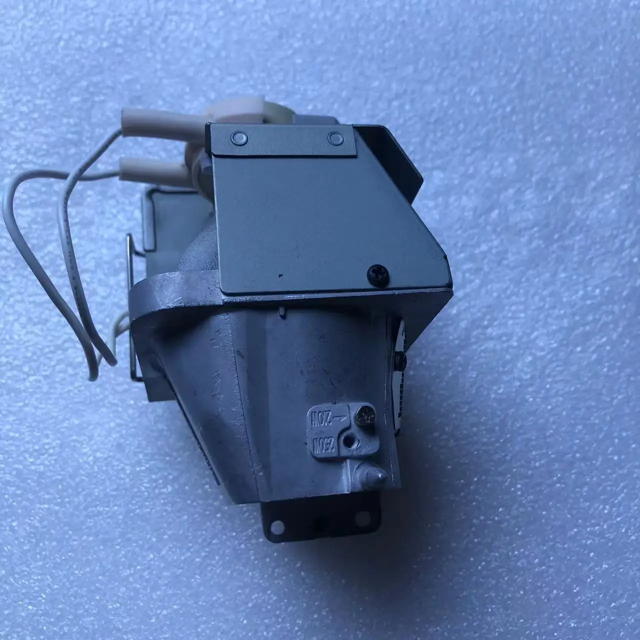 AWO Original P-VIP190W Projector Lamp Bulb with Housing For Hitevision HT-D482 Projector And other models
AWO Original P-VIP190W Projector Lamp Bulb with Housing For Hitevision HT-D482 Projector And other models