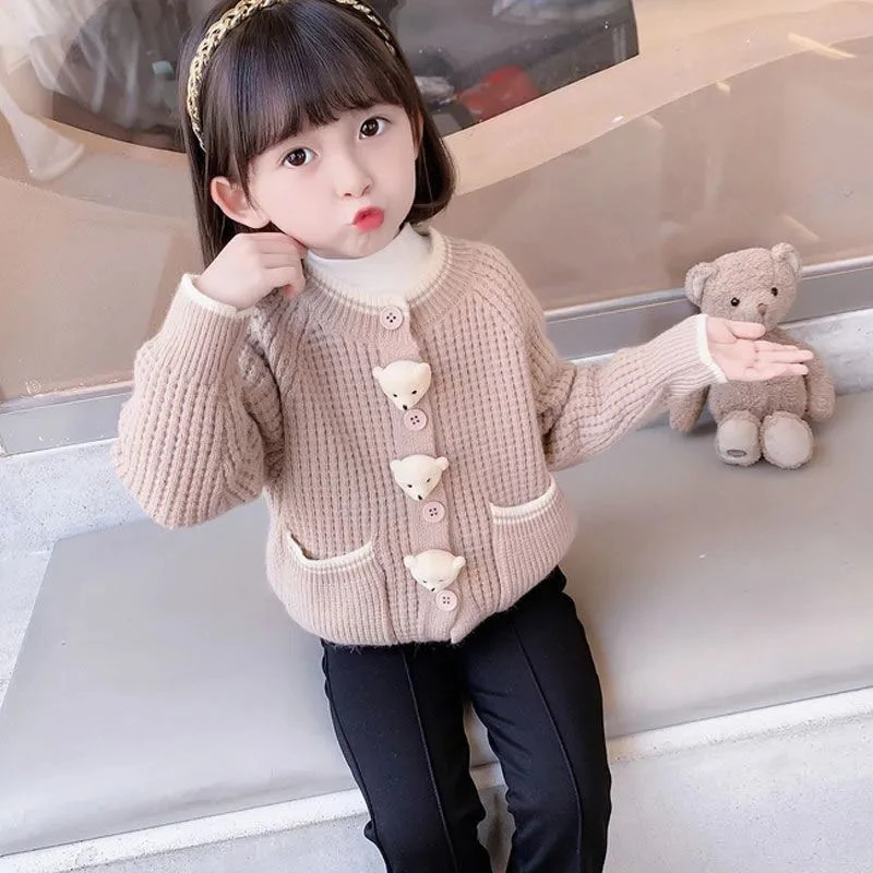 Girls' Spring and Autumn Sweaters Cardigan New Korean Style Simplicity Baby Knitted Tops Fashionable Coat Children's Clothing
Girls' Spring and Autumn Sweaters Cardigan New Korean Style Simplicity Baby Knitted Tops Fashionable Coat Children's Clothing