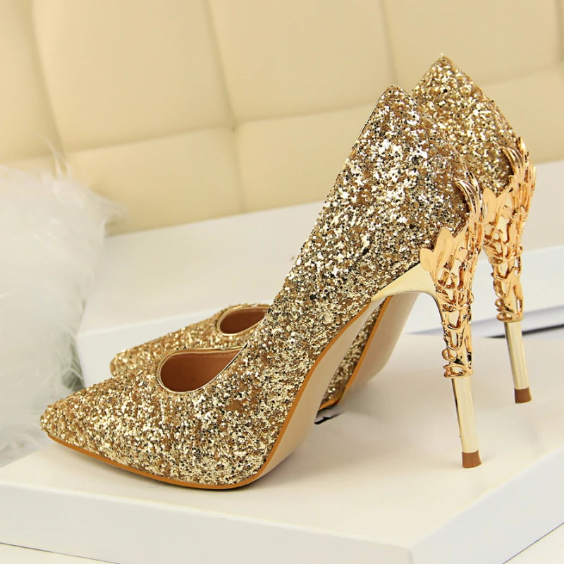 

2022 Women 10cm High Heels Fetish Pumps Lady Glitter Metal Carving Wedding Bridal Heels Bling Luxury Design Party Scarpins Shoes