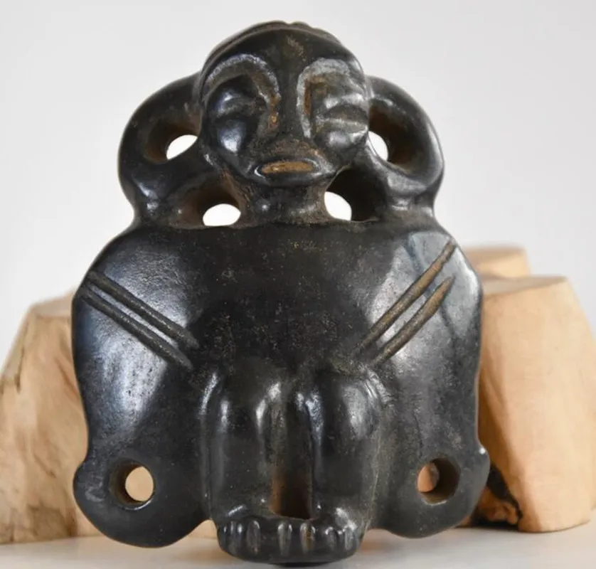 Хуншанская культура архаизовый черный железный метеорит Hongshan люди маленькая статуя
Хуншанская культура архаизовый черный железный метеорит Hongshan люди маленькая статуя