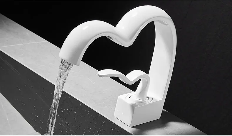 Brass Bathroom Waterfall Faucet Hot Cold Basin Sink Tap Creative Heart-shaped Bath Vanity Mixer Faucets torneira pia banheiro Brass Bathroom Waterfall Faucet Hot Cold Basin Sink Tap Creative Heart-shaped Bath Vanity Mixer Faucets torneira pia banheiro