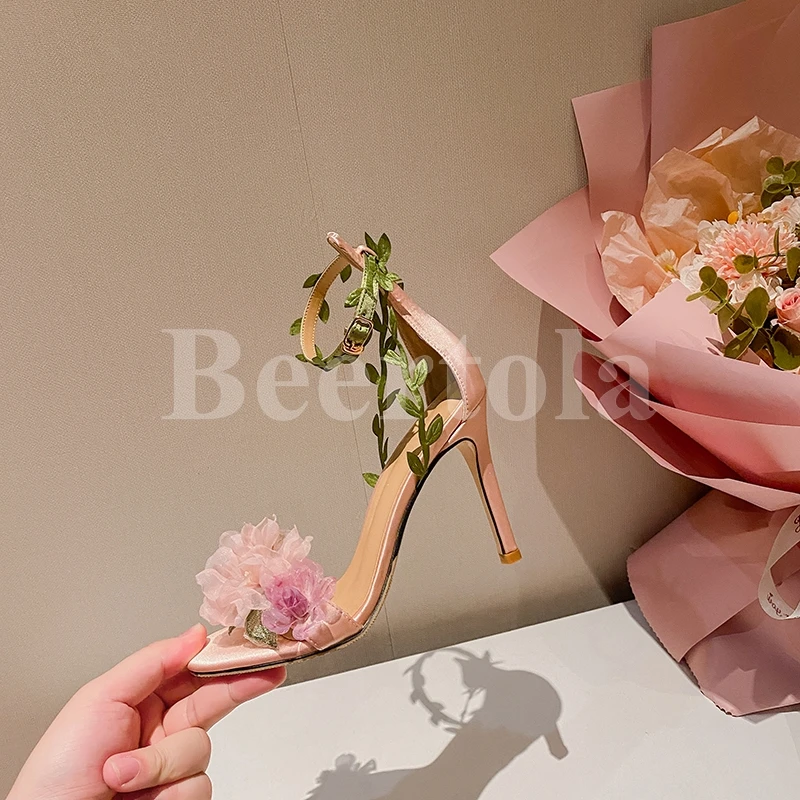 2023 New Flowers High Heel Sandals Women Flora Decor Open Toe Ankle Buckle Strap Stilettos Elegant Ladies Wedding Bridal Shoes
2023 New Flowers High Heel Sandals Women Flora Decor Open Toe Ankle Buckle Strap Stilettos Elegant Ladies Wedding Bridal Shoes