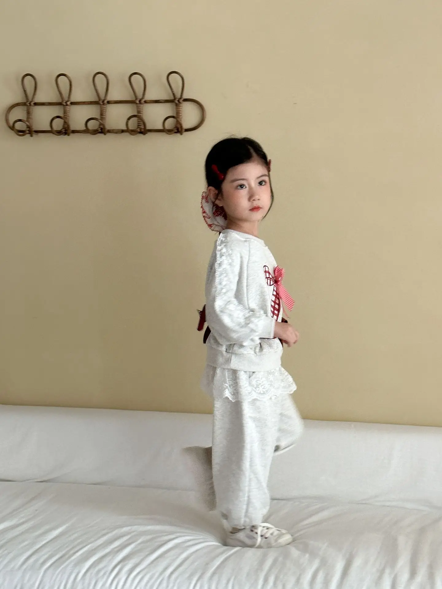 2025 Autumn New Children Long Sleeve Clothes Set Girls Lace Bow Sweatshirt + Sweat Pants 2pcs Suit Cotton Kids Casual Outfits 21 Se369cb8b8ca54ce49cc99928669c00d77