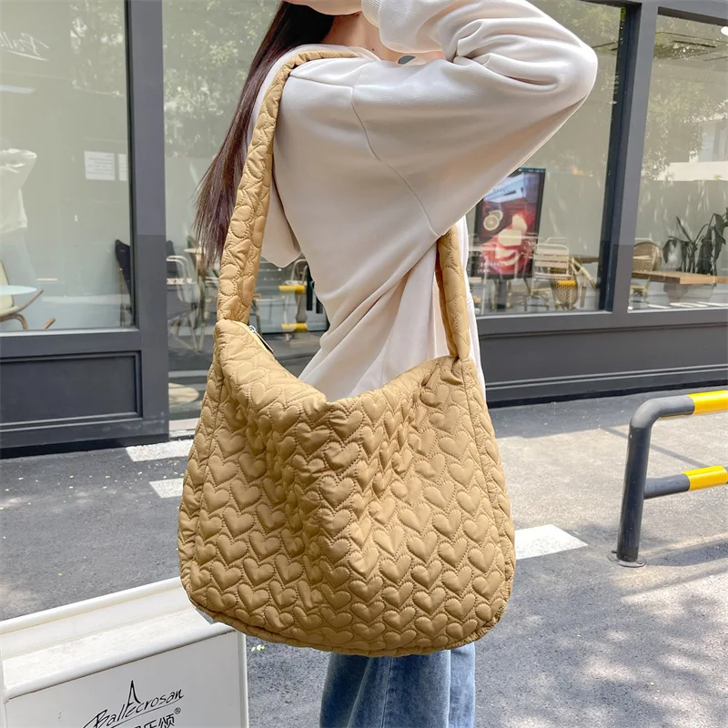 Fashionable Korean Retro Nylon Embroidered Heart Tote Bag - Large Capacity, Women's Shoulder & Crossbody Bag, Trendy Style
Fashionable Korean Retro Nylon Embroidered Heart Tote Bag - Large Capacity, Women's Shoulder & Crossbody Bag, Trendy Style