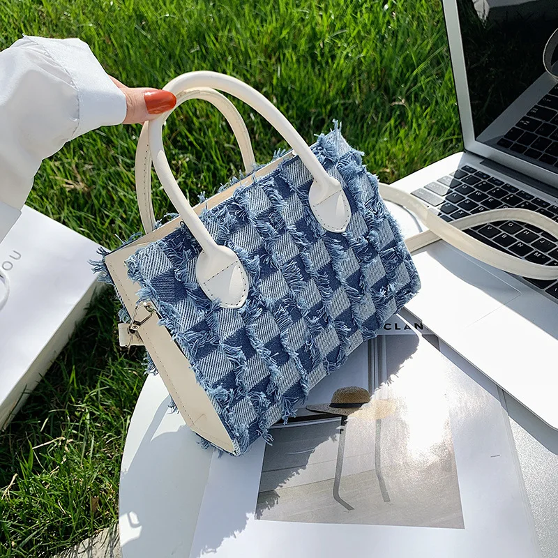 Lady Casual Personalized HandBag 2023 New Women Splicing Plaid Luxury Shoulder Bag Fashion Designer Trends Crossbody Bag
Lady Casual Personalized HandBag 2023 New Women Splicing Plaid Luxury Shoulder Bag Fashion Designer Trends Crossbody Bag