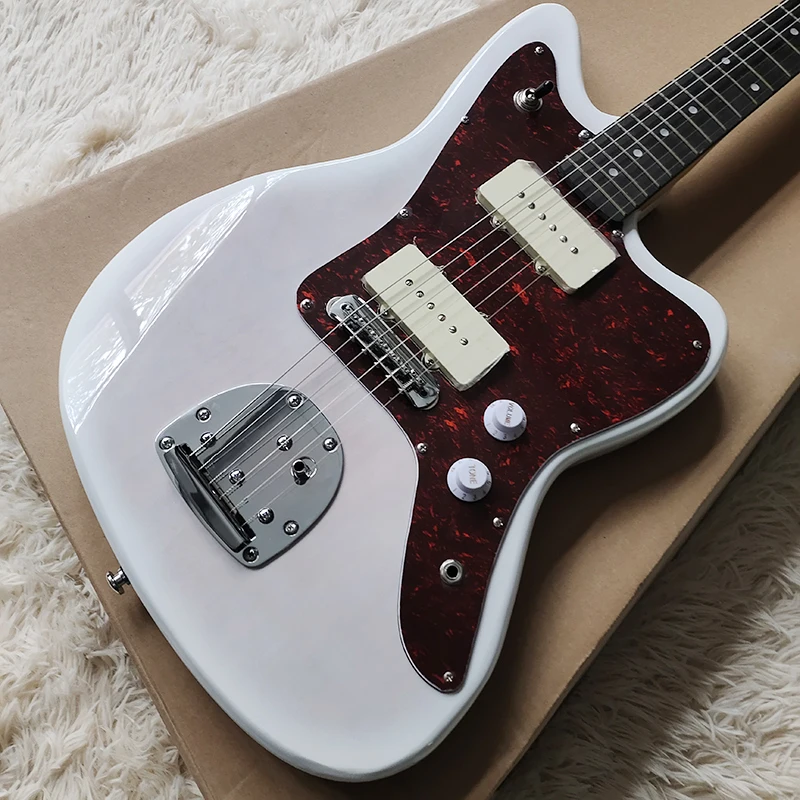 Classic electric guitar, original tremolo system, professional quality, professional performance level, free delivery to home.
Classic electric guitar, original tremolo system, professional quality, professional performance level, free delivery to home.