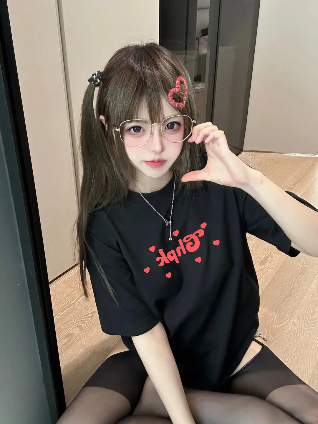 Designed summer short-sleeved student new Korean style round neck slim casual loose ins printed retro age-reducing top for women
Designed summer short-sleeved student new Korean style round neck slim casual loose ins printed retro age-reducing top for women