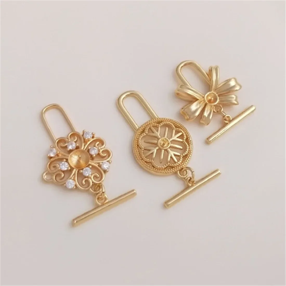 14K сумка Золотой Снежинка лук полуотверстие из бисера OT Пряжка Diy Ручная работа жемчужная Пряжка для ювелирных изделий B880
14K сумка Золотой Снежинка лук полуотверстие из бисера OT Пряжка Diy Ручная работа жемчужная Пряжка для ювелирных изделий B880