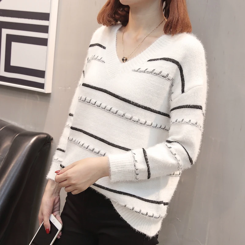 Large Size College style Sweater Women V-Neck Knitted pullove Stripe Long sleeve Casual Loose Autumn winter Women clothing
Large Size College style Sweater Women V-Neck Knitted pullove Stripe Long sleeve Casual Loose Autumn winter Women clothing