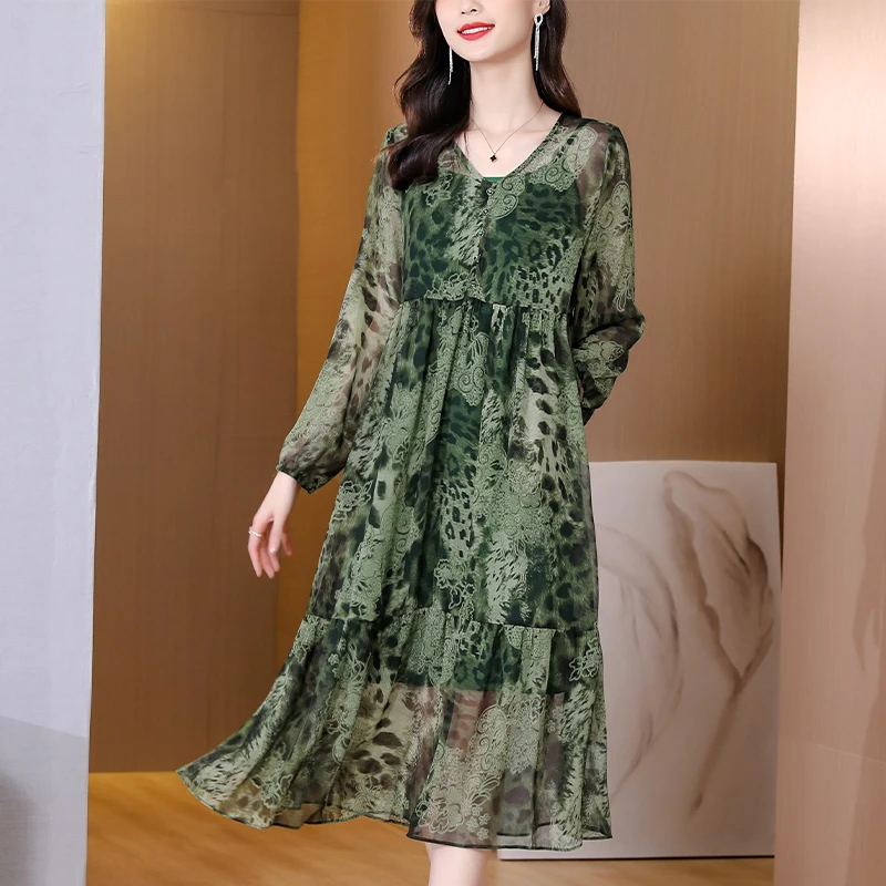 Spring Autumn Leopard Print Chiffon V-Neck Sexy Midi Dress Women Korean Vintage Casual Dress 2023 Elegant Loose Light Vestidos
Spring Autumn Leopard Print Chiffon V-Neck Sexy Midi Dress Women Korean Vintage Casual Dress 2023 Elegant Loose Light Vestidos