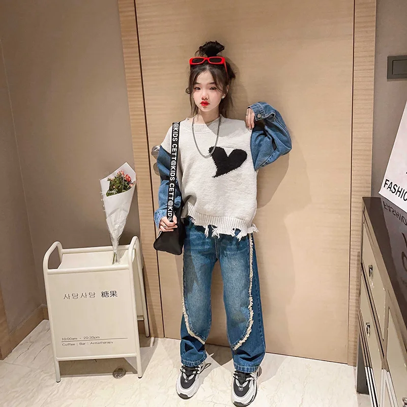 Spring New Streetwear Outfits for Girls Patchwork Love Design Sweater + Jeans 2pcs Fashion Casual Children's Clothing Set 4-14 Y
Spring New Streetwear Outfits for Girls Patchwork Love Design Sweater + Jeans 2pcs Fashion Casual Children's Clothing Set 4-14 Y