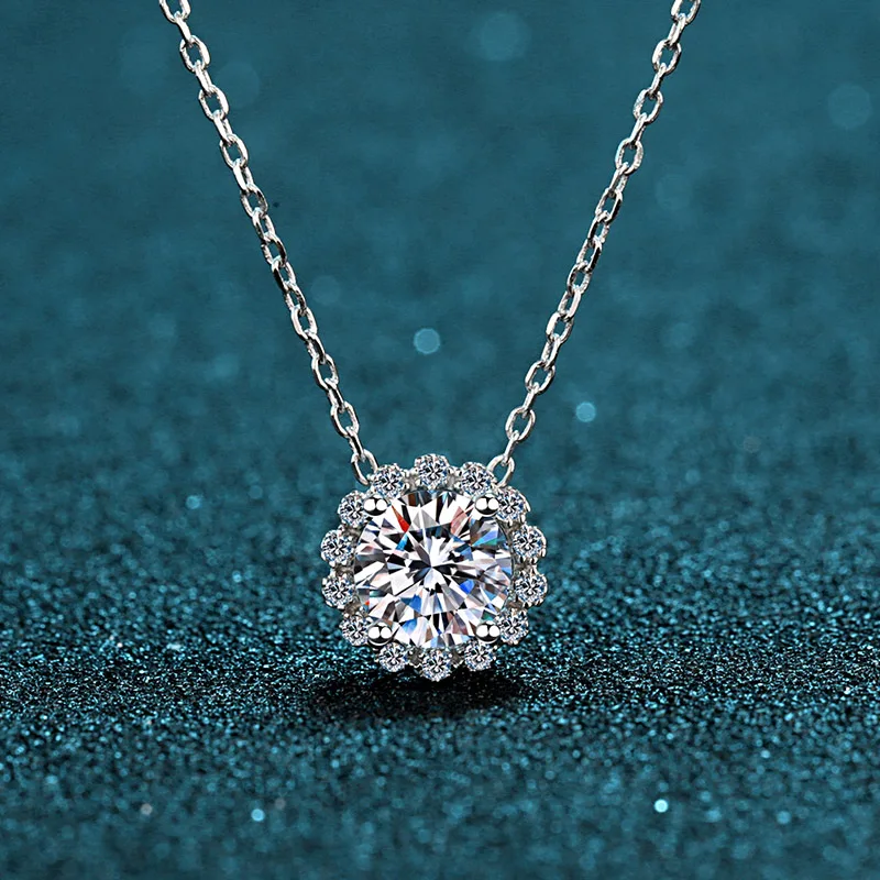 Brand new 925 sterling Silver Ladies Necklace Chain Excellent cut through the Diamond test Mosanite 1.3CT carat boutique Jewelry
Brand new 925 sterling Silver Ladies Necklace Chain Excellent cut through the Diamond test Mosanite 1.3CT carat boutique Jewelry