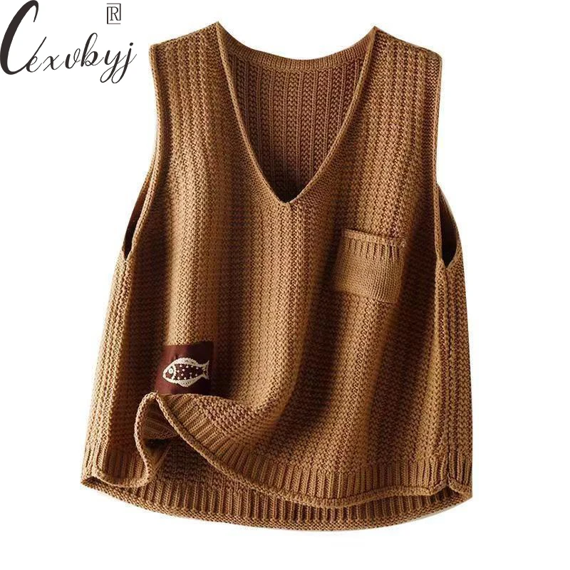 Women V-Neck Knitted Vest Korean Fashion Embroidery Sleeveless Waistcoat Oversized Vintage Knitwear Pullover Casual Sweater Top
Women V-Neck Knitted Vest Korean Fashion Embroidery Sleeveless Waistcoat Oversized Vintage Knitwear Pullover Casual Sweater Top