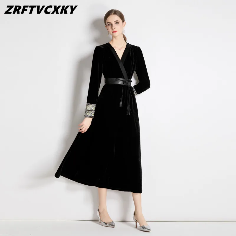 Hepburn Vintage Velvet Women Long Dresses Winter Ladies Elegant V Neck Patchwork Long Sleeve Embroidery Designer Black Dress
Hepburn Vintage Velvet Women Long Dresses Winter Ladies Elegant V Neck Patchwork Long Sleeve Embroidery Designer Black Dress
