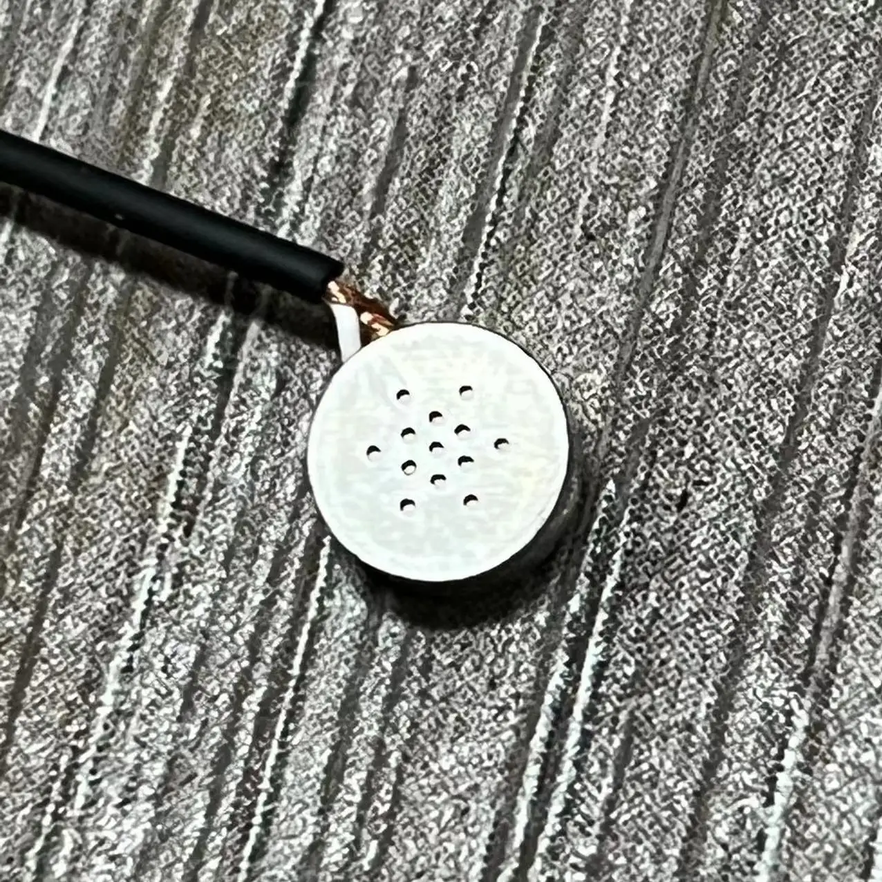 Original noise reduction label for Bose QuietComfort QC35 QC35II QC45 Wireless Headphones replacement Repairs Spare Parts Original noise reduction label for Bose QuietComfort QC35 QC35II QC45 Wireless Headphones replacement Repairs Spare Parts