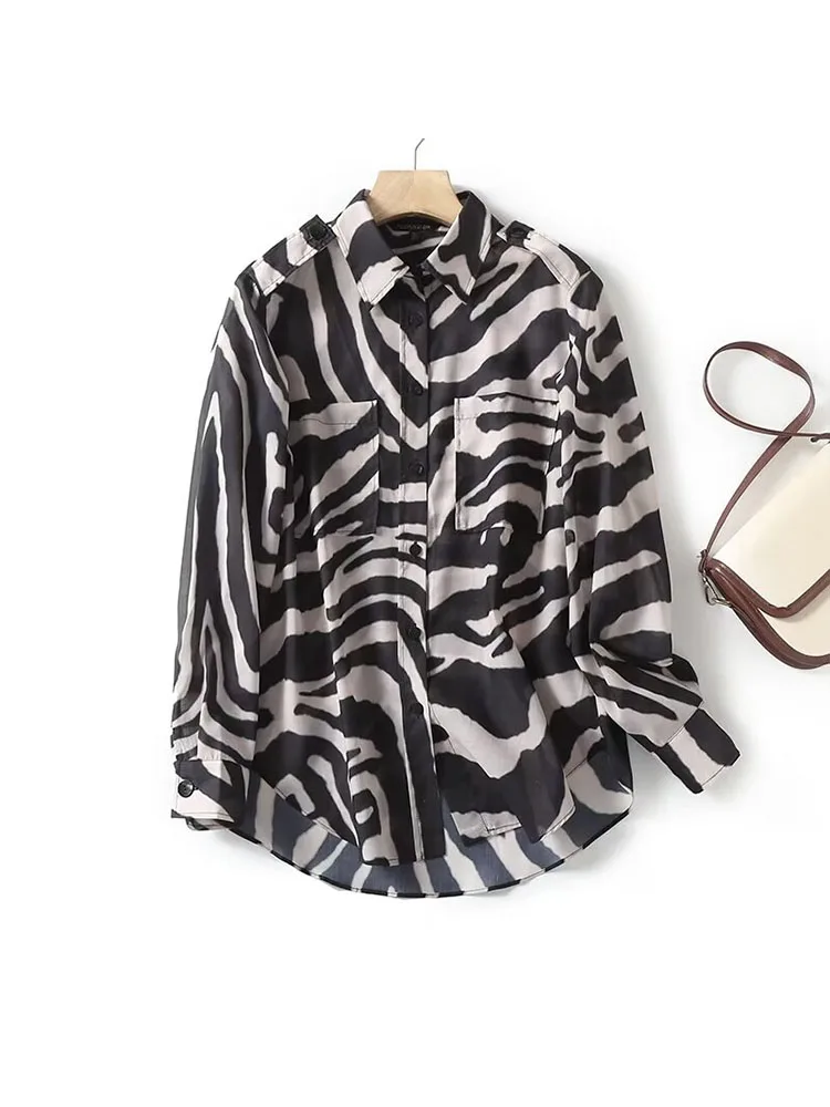 Women 2023 Winter New Fashion Printed Zebra Print Blouses Vintage Long Sleeve Lapel Button Female Shirts Chic Tops
Women 2023 Winter New Fashion Printed Zebra Print Blouses Vintage Long Sleeve Lapel Button Female Shirts Chic Tops