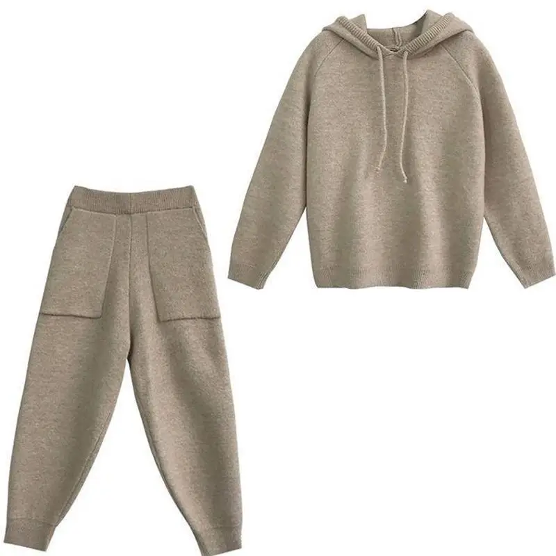 Fashion Knitted Suit 2022 Women Autumn Winter New Loose Hooded Sweatershirt + Long Pants Two-piece Set Korean Style Women Suits
Fashion Knitted Suit 2022 Women Autumn Winter New Loose Hooded Sweatershirt + Long Pants Two-piece Set Korean Style Women Suits