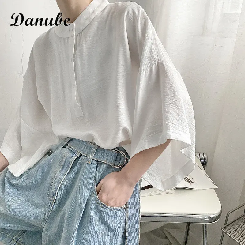 Summer Japanese Cotton Linen White Shirts Men's Harajuku Casual Stand Collar Five Point Medium Sleeve Loose Blouse Male Tops Hot
Summer Japanese Cotton Linen White Shirts Men's Harajuku Casual Stand Collar Five Point Medium Sleeve Loose Blouse Male Tops Hot