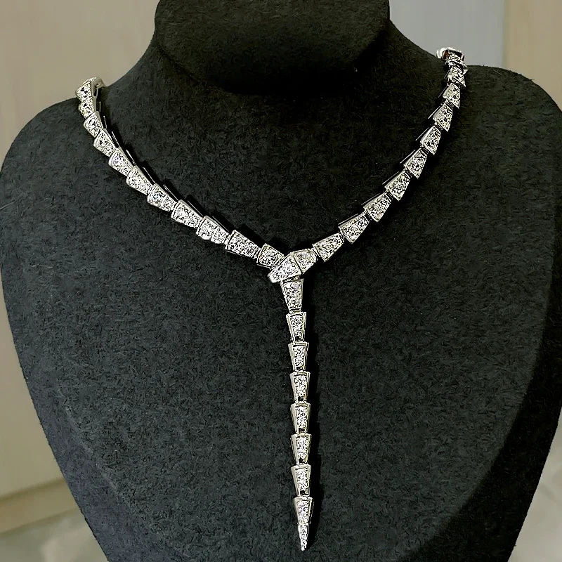 

Desire New Luxury Instagram Style 925 Silver Snake Bone Necklace Set with High Carbon Diamonds, Unique Design, Collar Chain