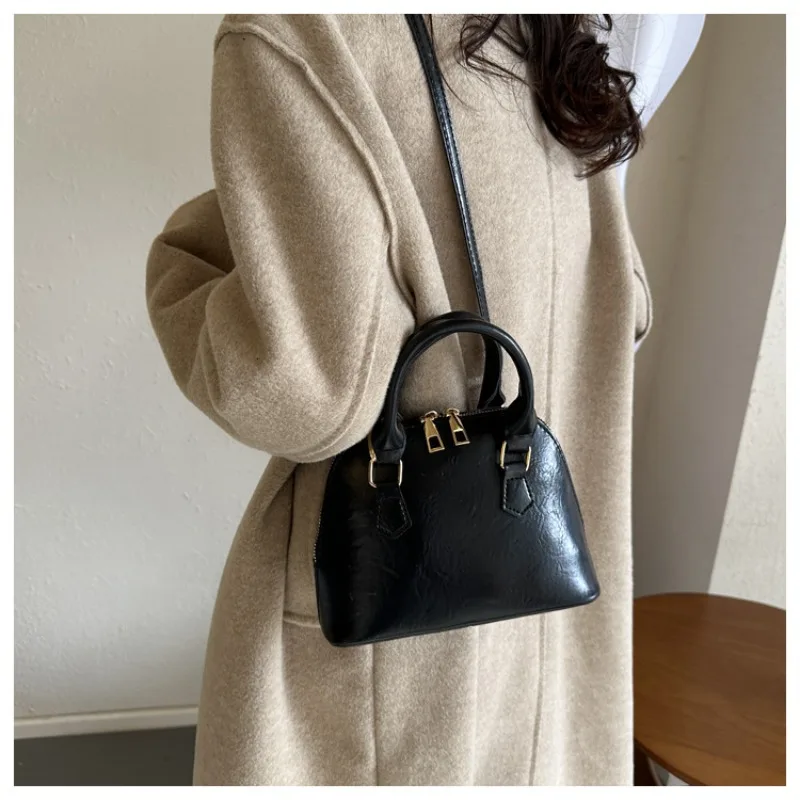 

Popular Simple Crossbody Bag Retro Casual in Winter New Fashion Shoulder Bag Foreign Texture Slung Shell Handbag Shoulder Bag