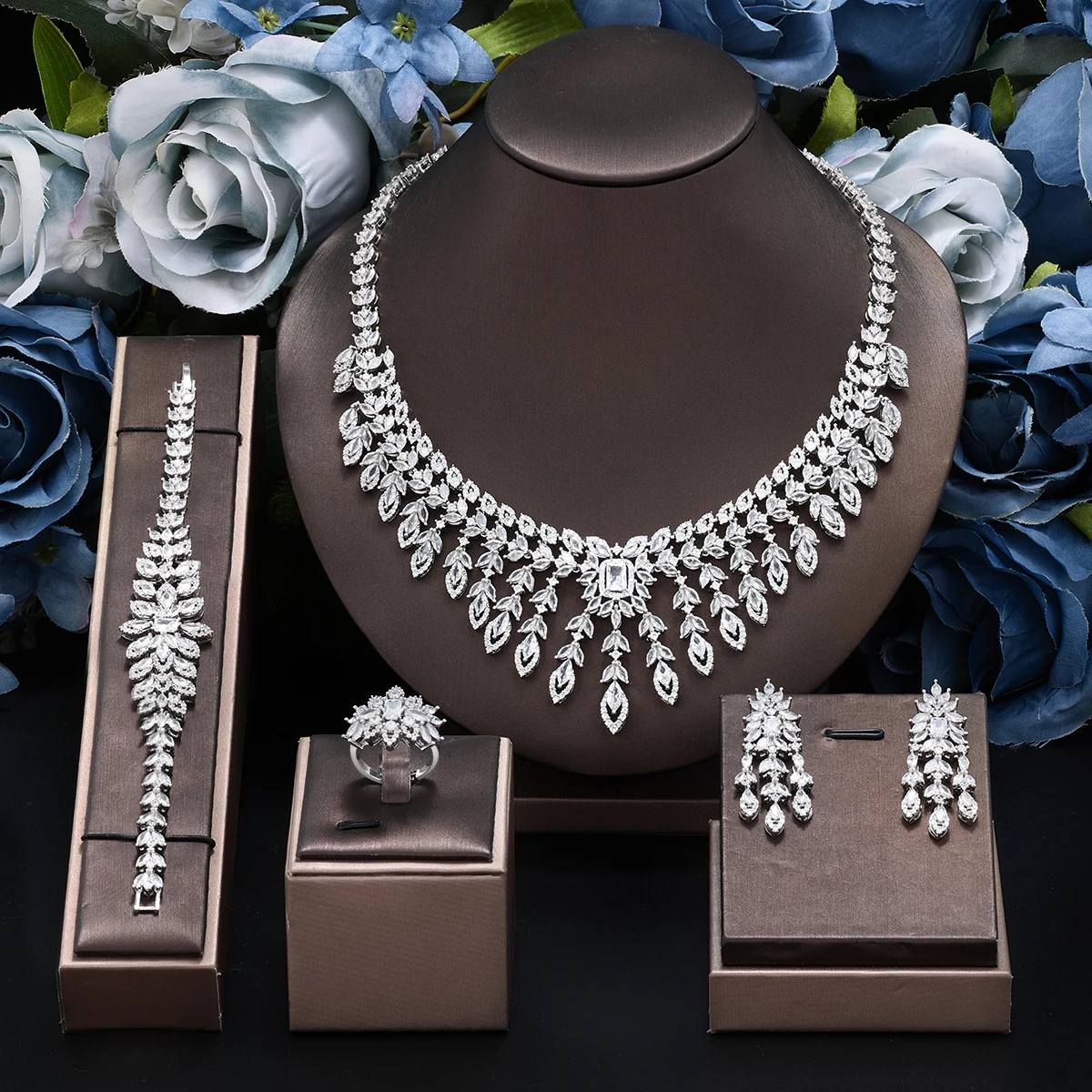 

2024 New 4-piece Bride Zirconia Full Set Women's Party Jewelry Set Luxury Dubai UAE Nigeria CZ Crystal Wedding Jewelry Set
