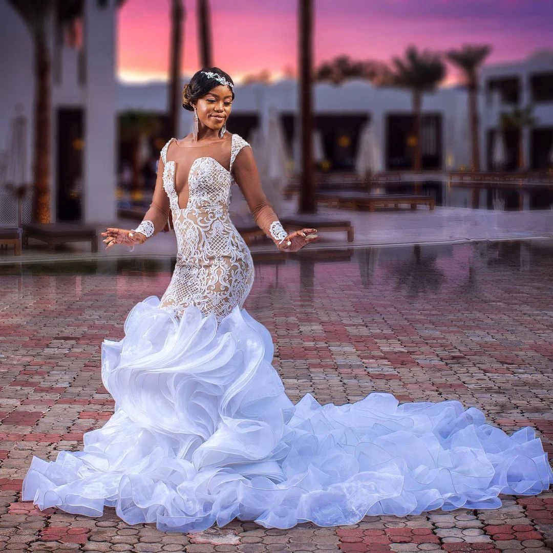 Sexy See Through Lace Appliques Mermaid Wedding Dresses Sweep Train Vestido De Novia Cascading Ruffles Bridal Gowns
Sexy See Through Lace Appliques Mermaid Wedding Dresses Sweep Train Vestido De Novia Cascading Ruffles Bridal Gowns