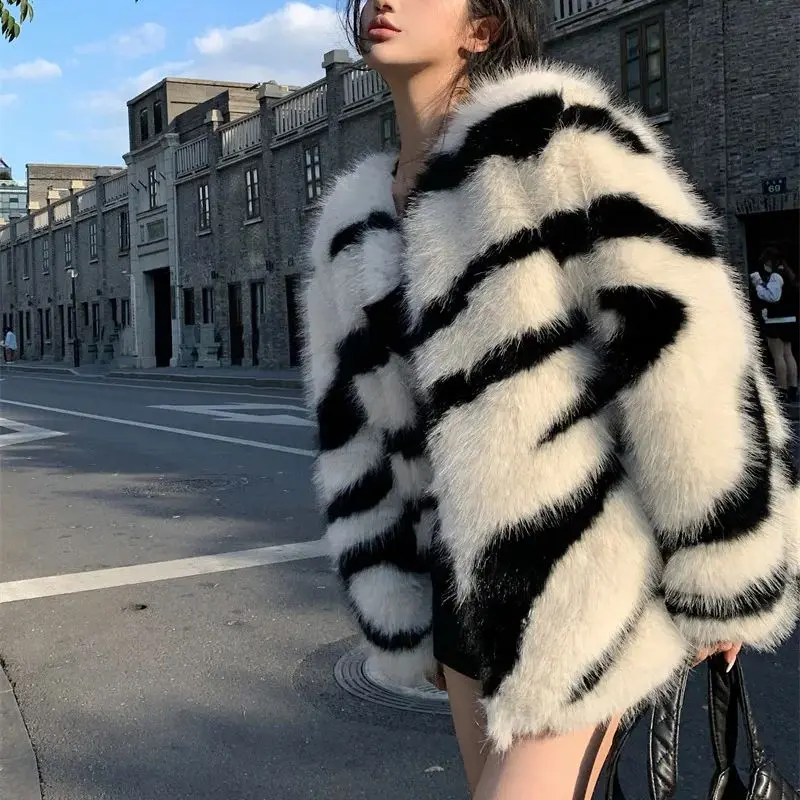 

Hsa Autumn and Winter New Vintage Design Feeling Small and Fashionable Zebra Pattern Imitation Fur Coat for Women