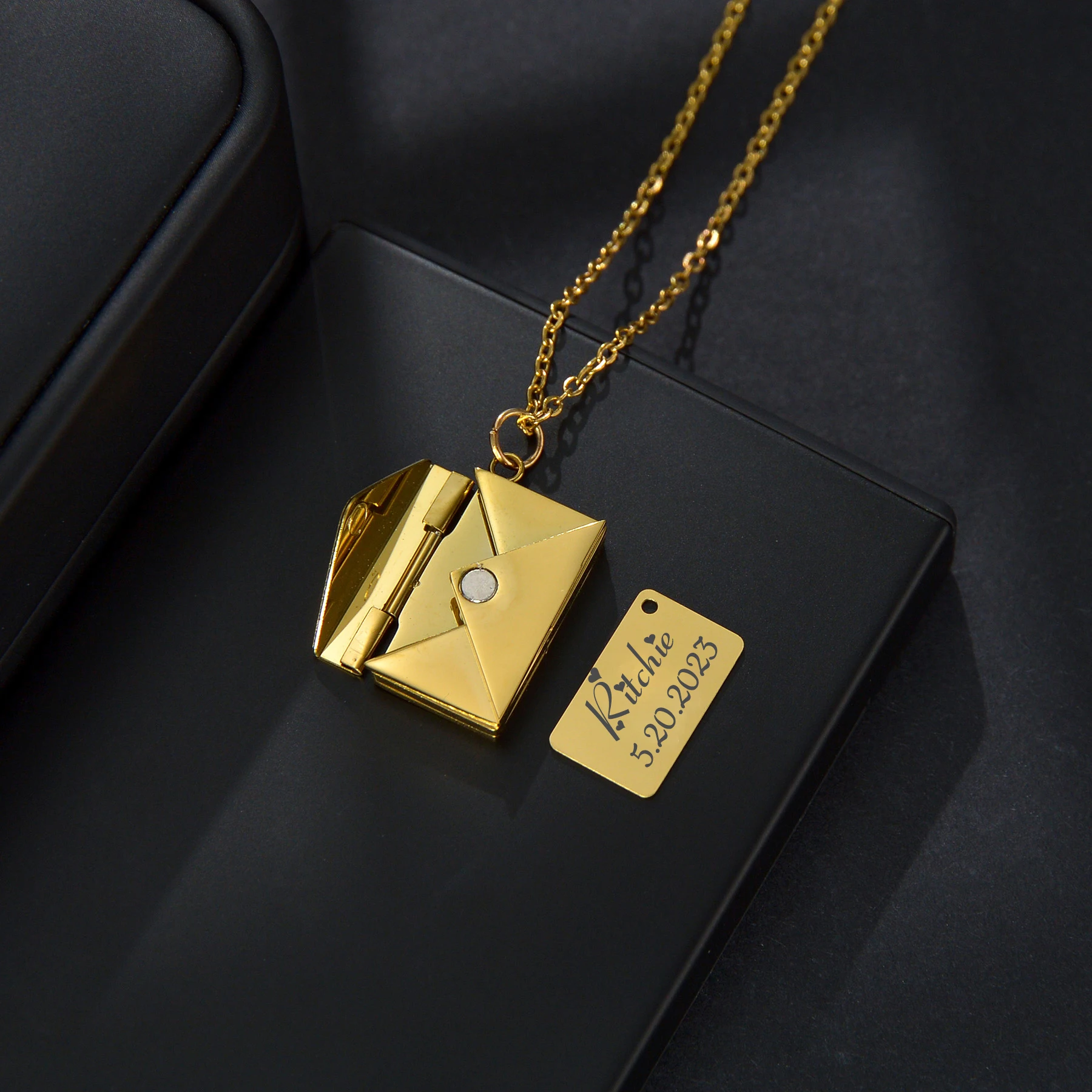 Couple Romantic Custom Letter Envelope Pendant Necklace for Women Stainless Steel Jewelry Confession Love You Valentine Day Gift
Couple Romantic Custom Letter Envelope Pendant Necklace for Women Stainless Steel Jewelry Confession Love You Valentine Day Gift
