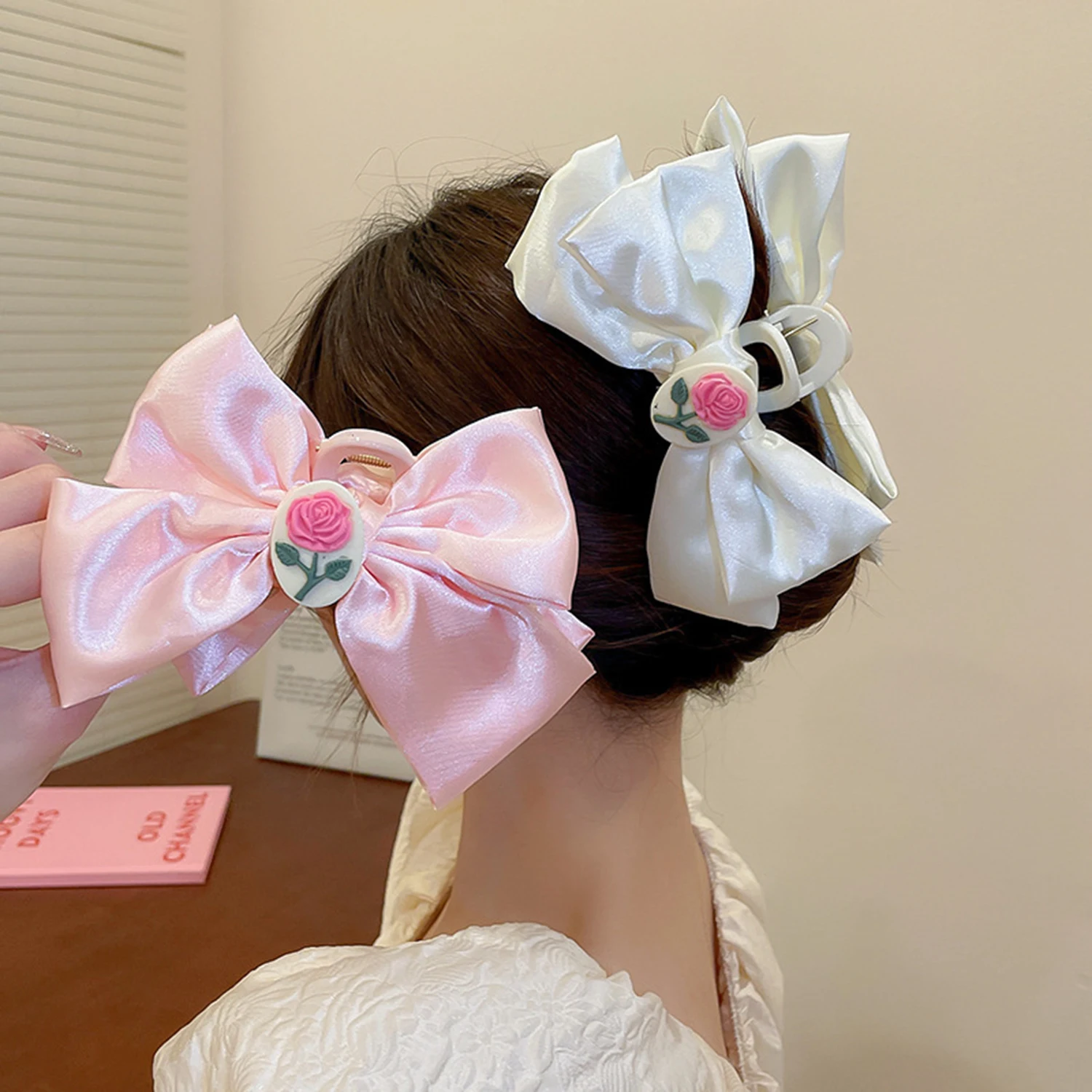 Bow Hair Claws Clip Large Shark Claw Hair Clips Solid Bowknot Hairpin Barrettes for Ponytail Women Hair Accessories Headbands
Bow Hair Claws Clip Large Shark Claw Hair Clips Solid Bowknot Hairpin Barrettes for Ponytail Women Hair Accessories Headbands
