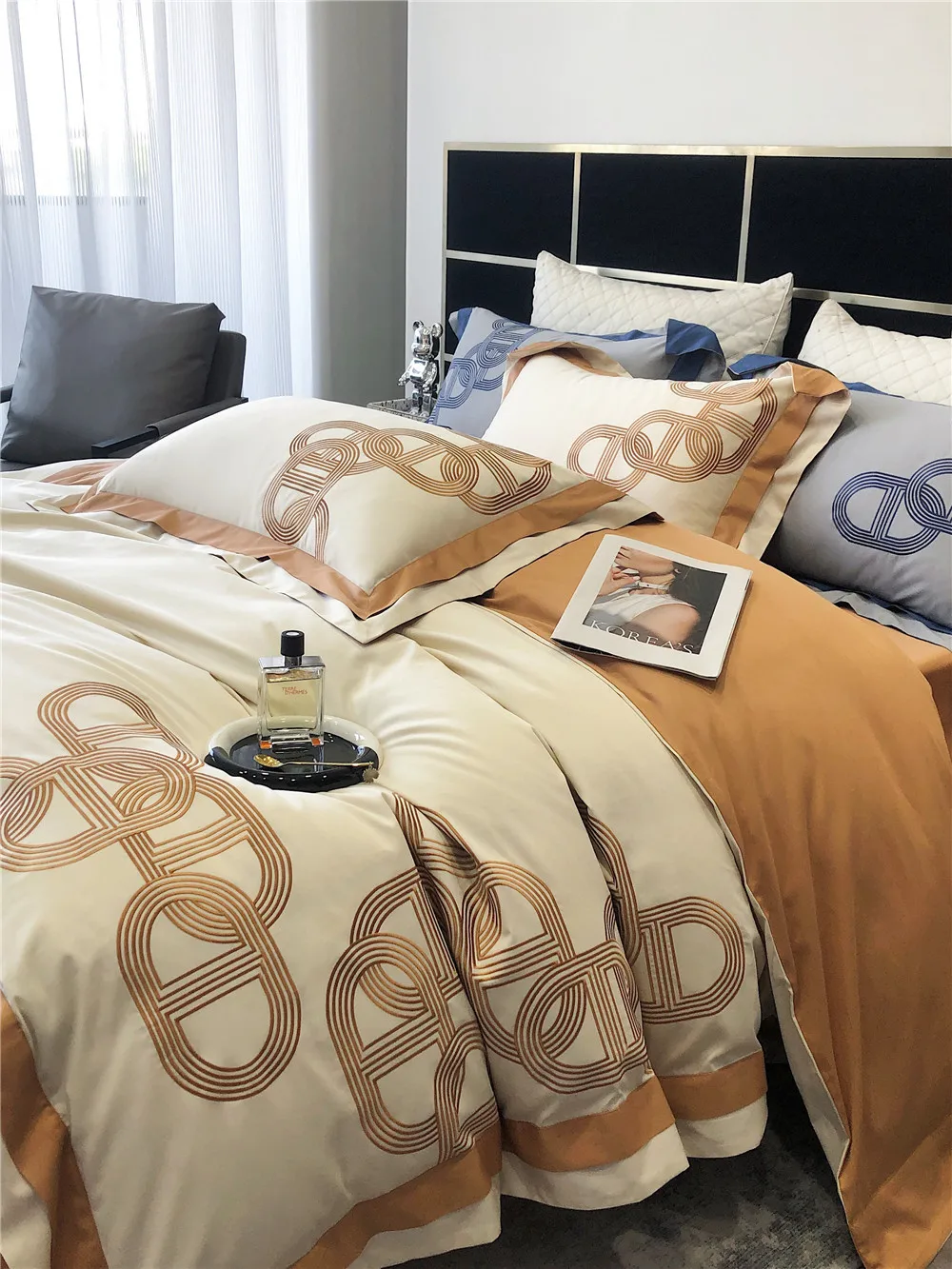 Light Luxury Elegant Australian Cotton High-End Embroidery Cotton Skin-Friendly Four Seasons Quilt Cover Bedding
Light Luxury Elegant Australian Cotton High-End Embroidery Cotton Skin-Friendly Four Seasons Quilt Cover Bedding